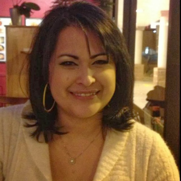 Meet your Posher, Cynthia - Picture 1 of 1